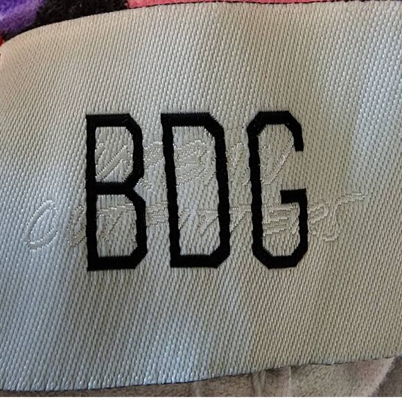 Colorful Floral BDG Jeans, Size 26, Urban Outfitters Vibes, Soft Suede Texture - Picture 6 of 10